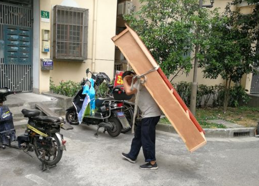 新能源貨運車將促城市運輸服務業(yè)變革(圖1)